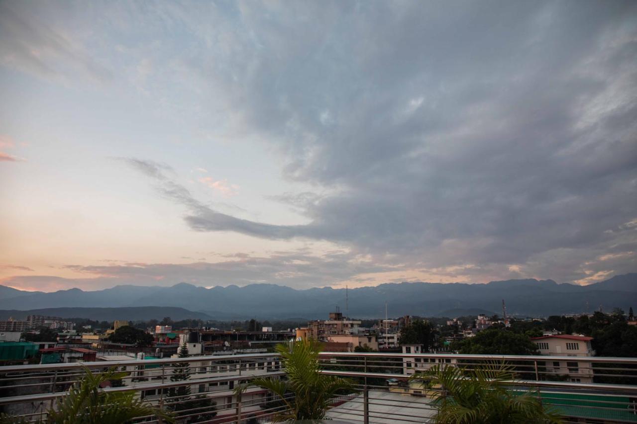 Hotel Alaya デヘラードゥーン エクステリア 写真