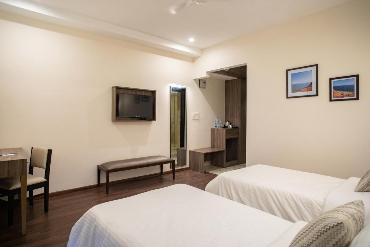 Hotel Alaya デヘラードゥーン エクステリア 写真