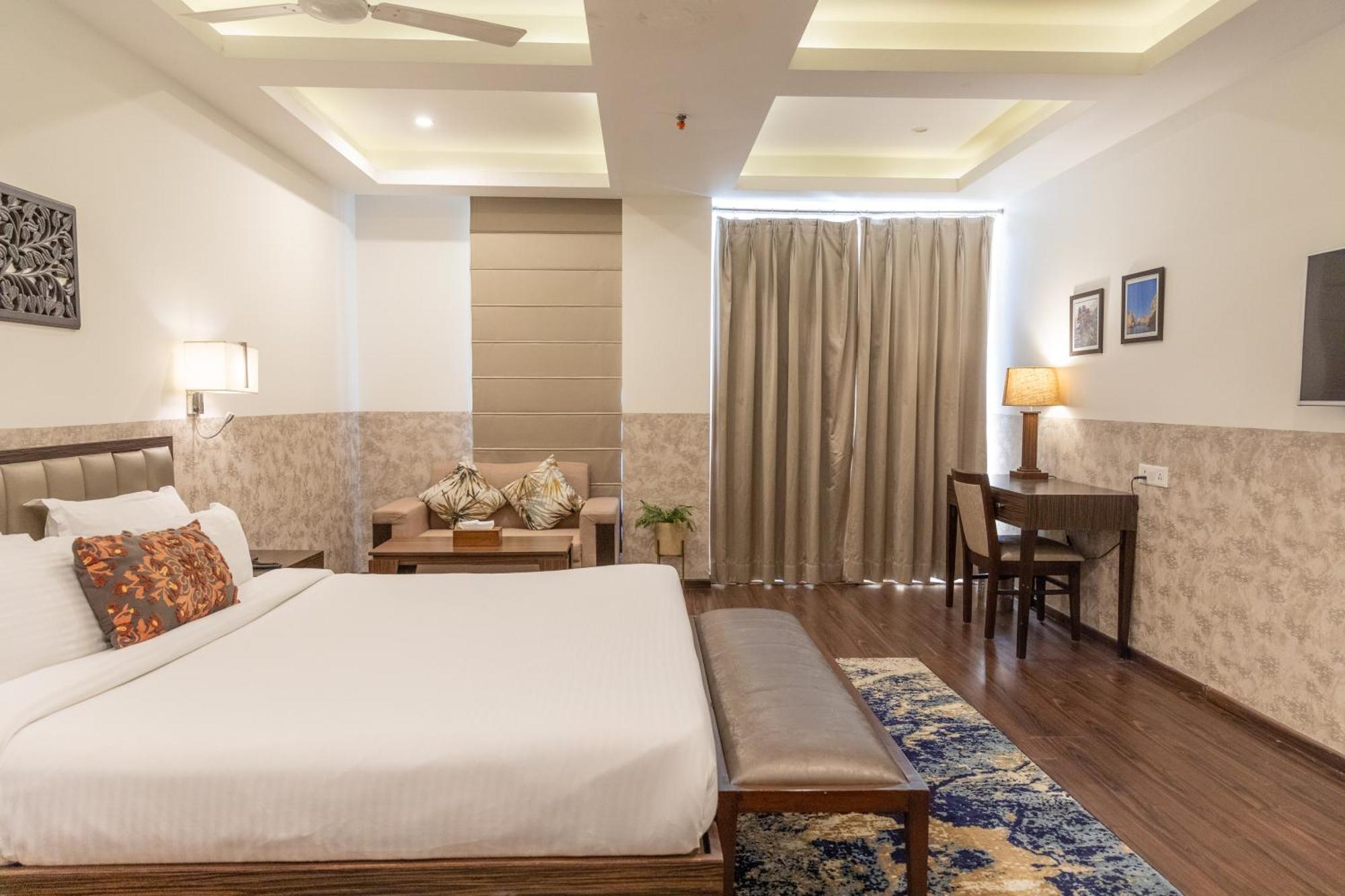 Hotel Alaya デヘラードゥーン エクステリア 写真